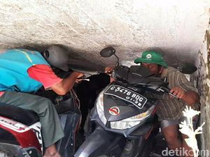 Cerita Pemotor Harus Nunduk atau Rebahan Lewat Terowongan Aneh di Brebes Cerita Pemotor Harus Nunduk atau Rebahan Lewat Terowongan Aneh di Brebes
