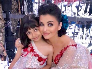 10 Potret Aaradhya, Putri Aishwarya Rai yang Dibilang Mirip Lisa Blackpink