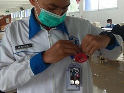 AHM Best Student Temukan Alat Pendeteksi Jarak Fisik Saat Pandemi