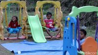 Asyik, Ada Fasilitas Bermain untuk Anak di Barak Pengungsi Merapi