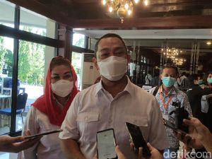 Hendi Menang Lawan Kotak Kosong di TPS Kandang 310 : 15 Hendi Menang Lawan Kotak Kosong di TPS Kandang 310 : 15