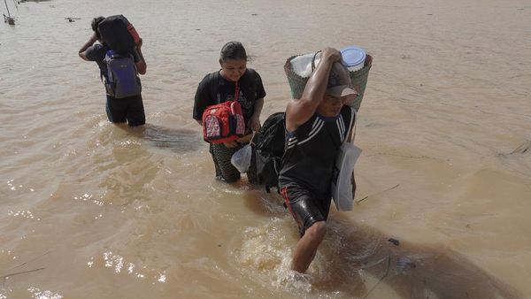 Pengungsi Banjir Banyumas Pulang ke Rumah Demi Selamatkan Harta Benda
