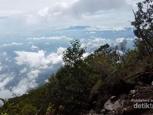 Selamat Pagi dari Gunung Ciremai!
