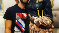 Vera Ribeiro merupakan istri dari kiper Wolves dan Timnas Portugal, Rui Patricio. Vera Ribeiro juga seorang seskolog, yang pernah bikin geger kala menganjurkan pesepakbola masturbasi dulu sebelum pertandingan agar bisa rileks (Instagram)
