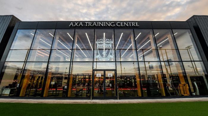 Lapangan Latihan Liverpool Liverpool meresmikan lapangan latihan terbarunya, AXA Training Center