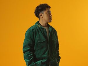 Laze Ingin Hip Hop Lebih Membumi dalam Puncak Janggal Laze Ingin Hip Hop Lebih Membumi dalam Puncak Janggal