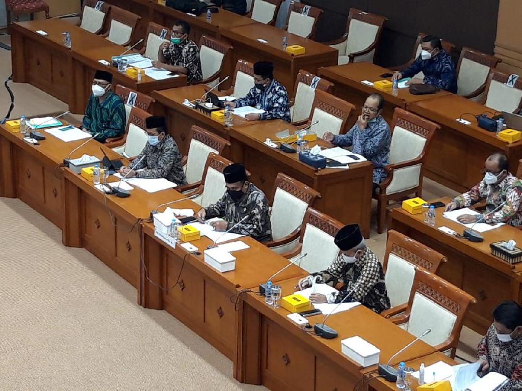 13 Jemaah Umroh Positif Corona, Menag Akui Sempat Kecolongan 13 Jemaah Umroh Positif Corona, Menag Akui Sempat Kecolongan