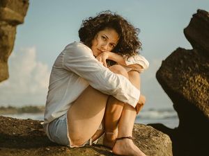 Keseruan Sitha Marino Saat Makan Kebab dan Ngemil Es Krim