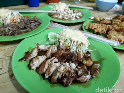 Makanan Jepang di Warung Kaki Lima Depok Ini Terkenal Enak dan Murah