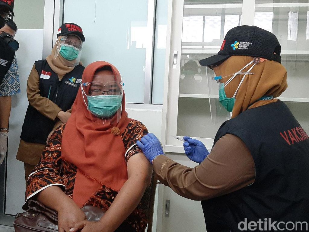 Vaksin COVID-19 di Indonesia Gratis, Epidemolog UGM: Sudah Sewajarnya Vaksin COVID-19 di Indonesia Gratis, Epidemolog UGM: Sudah Sewajarnya