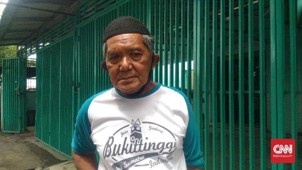 Warga Medan, Manca mengaku sudah yakin ingin memilih Bobby Nasution di pilkada karena mengenal satu sama lain.