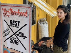 Kata Pramugari Cantik yang Viral karena Kini Jualan Sate dan Tahu