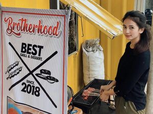 Kata Pramugari Cantik yang Viral karena Kini Jualan Sate dan Tahu Kata Pramugari Cantik yang Viral karena Kini Jualan Sate dan Tahu