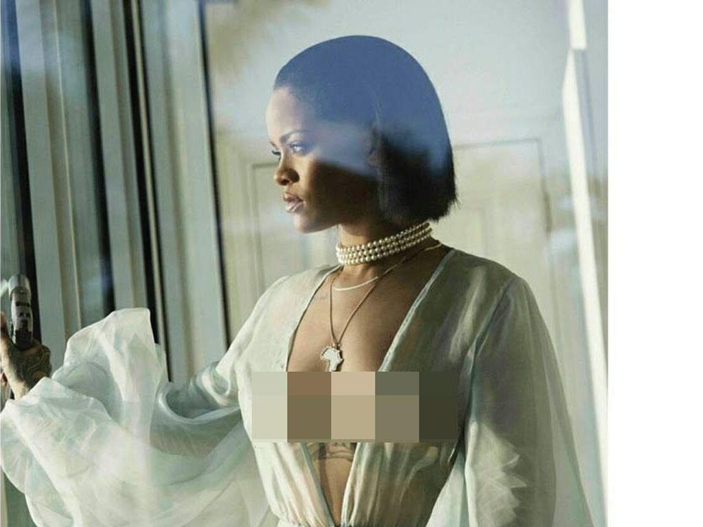 Foto: 7 Aksi Kontroversial Artis Pamer Payudara di Medsos Foto: 7 Aksi Kontroversial Artis Pamer Payudara di Medsos