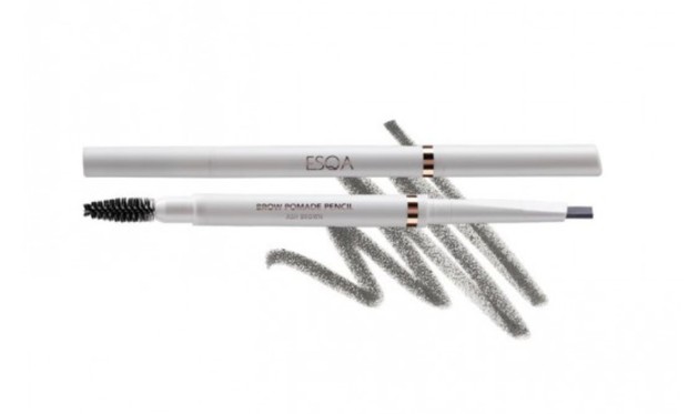 Tekstur creamy serta hasil seperti menggunakan brow pomade, produk ini menjadi pilihan untuk on-the-go eyebrow pencil.