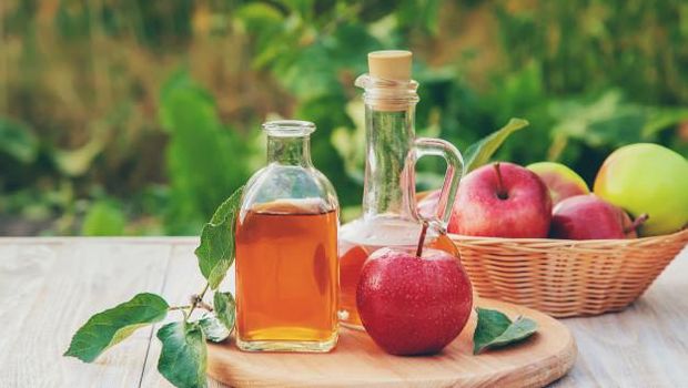 Cuka apel merupakan salah satu bahan alami yang terkenal memiliki banyak manfaat. Salah satunya untuk mengatasi cantengan.