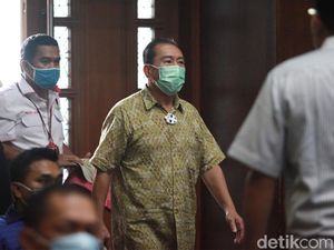 Bersaksi di Sidang, Eks Kadiv Polri Ungkap Djoko Tjandra Punya 2 Identitas Bersaksi di Sidang, Eks Kadiv Polri Ungkap Djoko Tjandra Punya 2 Identitas