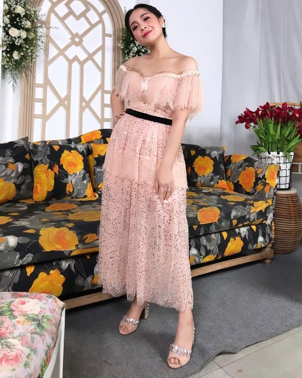 Cantiknya Nagita Slavina Pakai Dress Sabrina di Pernikahan 