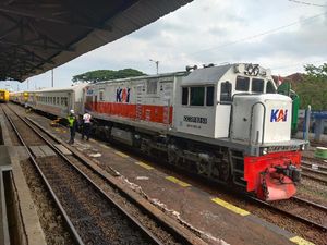 Butuh 24 Jam Evakuasi Gerbong Anjlok yang Meluncur Sendiri di Malang