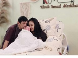 Ginanjar Dikaruniai Anak Pertama di Usia 56 Tahun