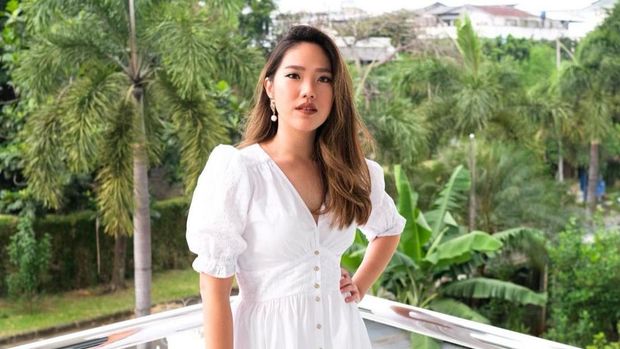 Priscilla Pangemanan merupakan lulusan accounting dari University Technology Sydney, Australia.