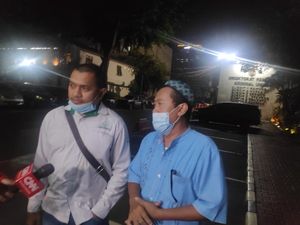 Usai Diperiksa, Panitia Ngaku Dicecar 37 Pertanyaan soal Prokes di Acara HRS Usai Diperiksa, Panitia Ngaku Dicecar 37 Pertanyaan soal Prokes di Acara HRS