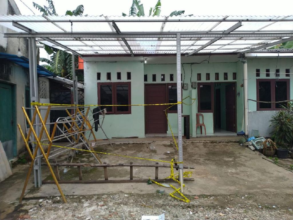 Saksi Ungkap Momen Tekuaknya Jasad Dikubur di Kontrakan Depok Saksi Ungkap Momen Tekuaknya Jasad Dikubur di Kontrakan Depok