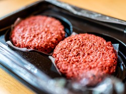 Marak Daging Sapi Oplosan, Daging Babi Direndam Darah Sapi