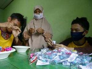 Melihat Pelatihan Kerajinan Bagi Anak Berkebutuhan Khusus