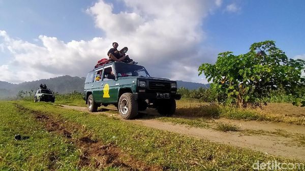 Foto: Eksotisnya Taman Nasional Meru Betiri dan Mobil Jip