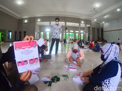 Pilbup Pangandaran Bawa Berkah untuk Pelipat Kertas Suara