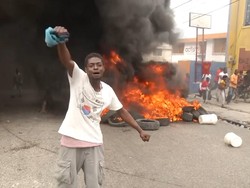 Rusuh! Massa Tuntut Presiden Haiti Mundur