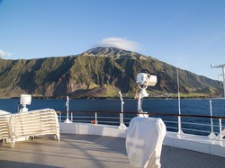 Pulau Paling Terpencil dan Berpenghuni Jadi Taman Laut Terbesar di Atlantik