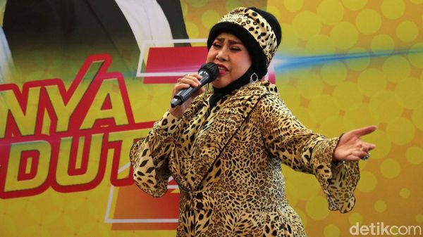 Rawr! Kita Tampilkan, Elvy Sukaesih Sang Ratu Dangdut
