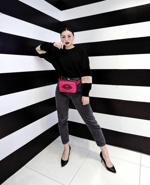 10 Inspirasi Mix and Match Celana Jeans ala Ludovica Jessica