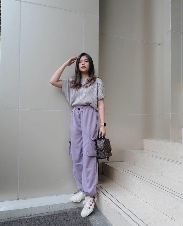 inspirasi fashion all about lilac ala influencer Neva Indriany