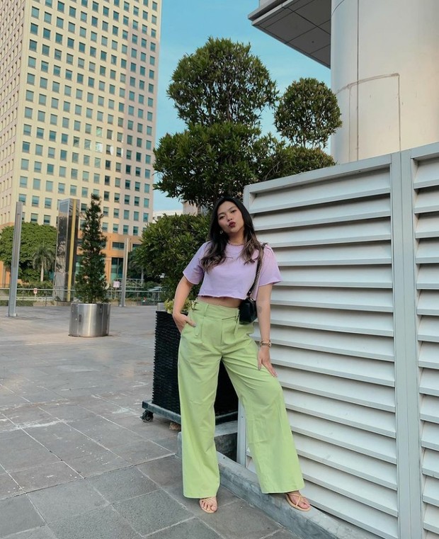 inspirasi fashion all about lilac ala influencer Neva Indriany