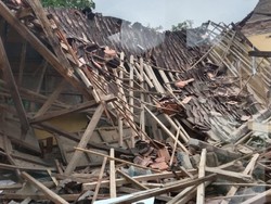 Gedung Perpustakaan SD di Sukabumi Ambruk