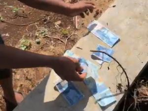 Asal Usul Duit Puluhan Juta Berceceran di Parit Batang Masih Misterius