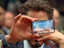 Seperti Iron Man! Baterai HP Masa Depan Bakal Transparan