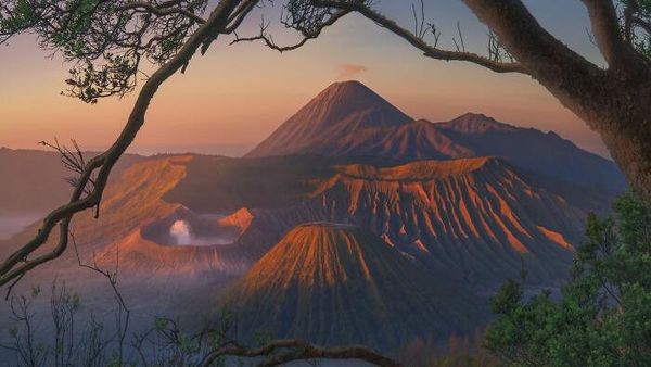 Surga Dunia yang Terabadikan Jawara Landscape Photographer of the Year