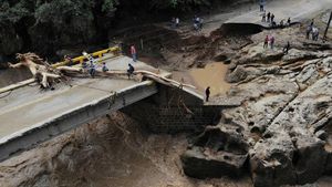 Jembatan Hancur Terdampak Badai Iota di Honduras
