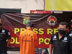 Serahkan Diri, Ketua RT di Bekasi Ngaku Khilaf Bacok Pria hingga Tewas