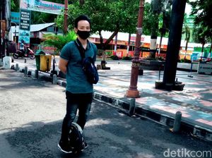Keren, Kurangi Polusi Warga Klaten Ini Kendarai Motor Listrik Satu Roda Keren, Kurangi Polusi Warga Klaten Ini Kendarai Motor Listrik Satu Roda