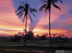 Heboh Langit Banyuwangi Seperti Terbelah yang Ternyata Hal Biasa