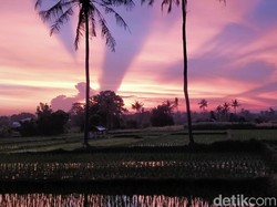 Langit Banyuwangi Seperti Terbelah, BMKG Sebut Itu Biasa