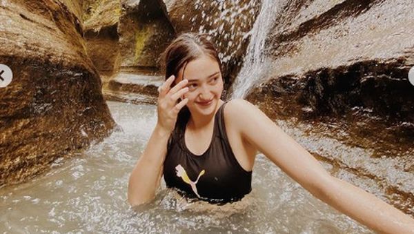 Potret Cantiknya Ranty Maria dan Curug Love
