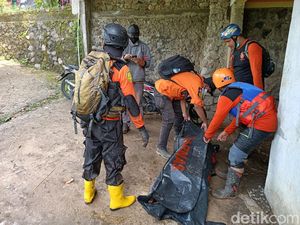 Salah Satu Pemotor yang Hanyut Terseret Banjir Kendal Ditemukan Tewas