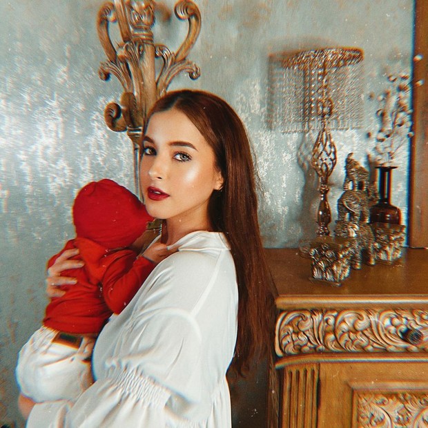 Tasya Farasya/instagram.com/tasyafarasya Tasya Farasya dan baby Maryam kompak memakai outfit putih merah/instagram.com/tasyafarasya