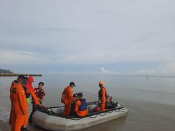 Perahu Terbalik Diterjang Ombak di Perairan Sergai Sumut, 1 Nelayan Hilang